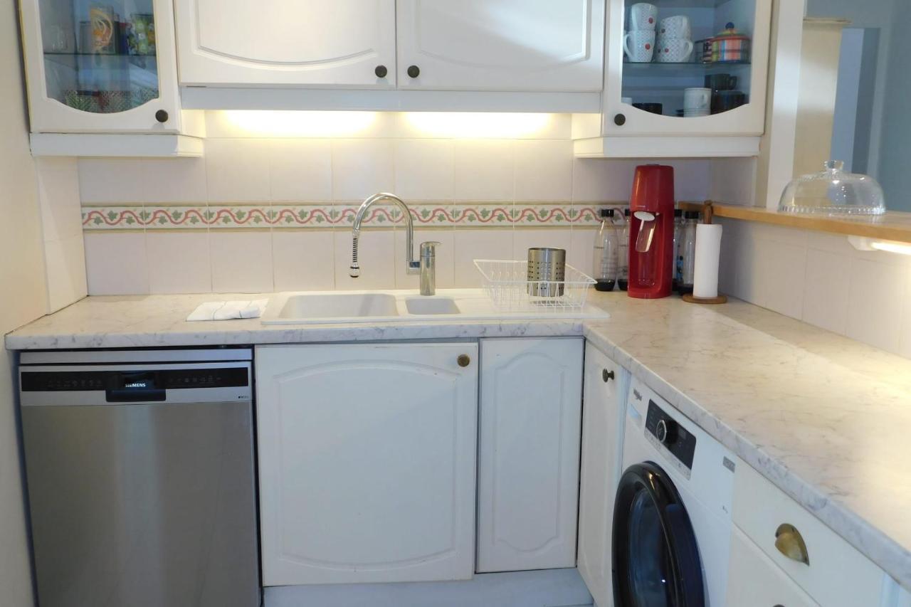 Air-Conditioned 4-Room "Marine Villeneuve" Flat With Pool And Parking Exterior photo