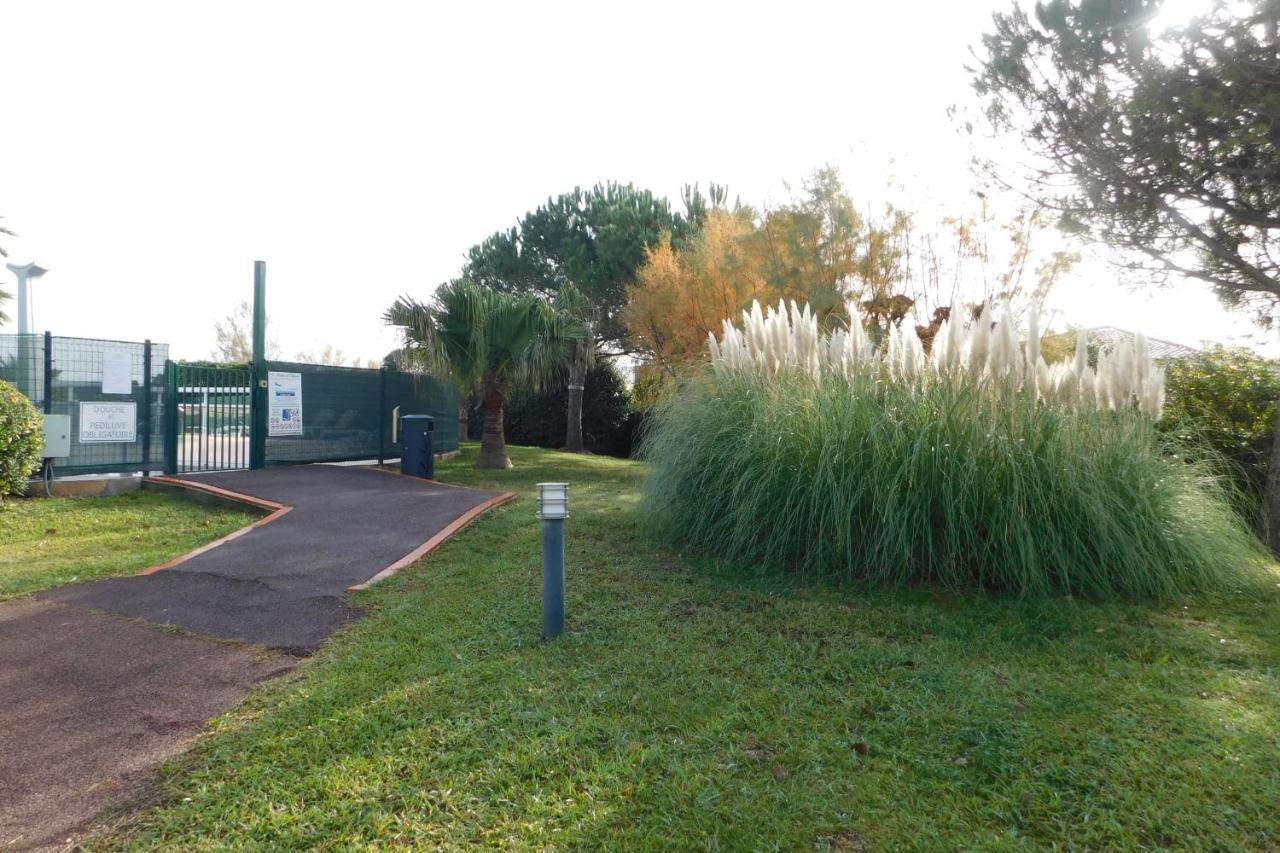 Air-Conditioned 4-Room "Marine Villeneuve" Flat With Pool And Parking Exterior photo