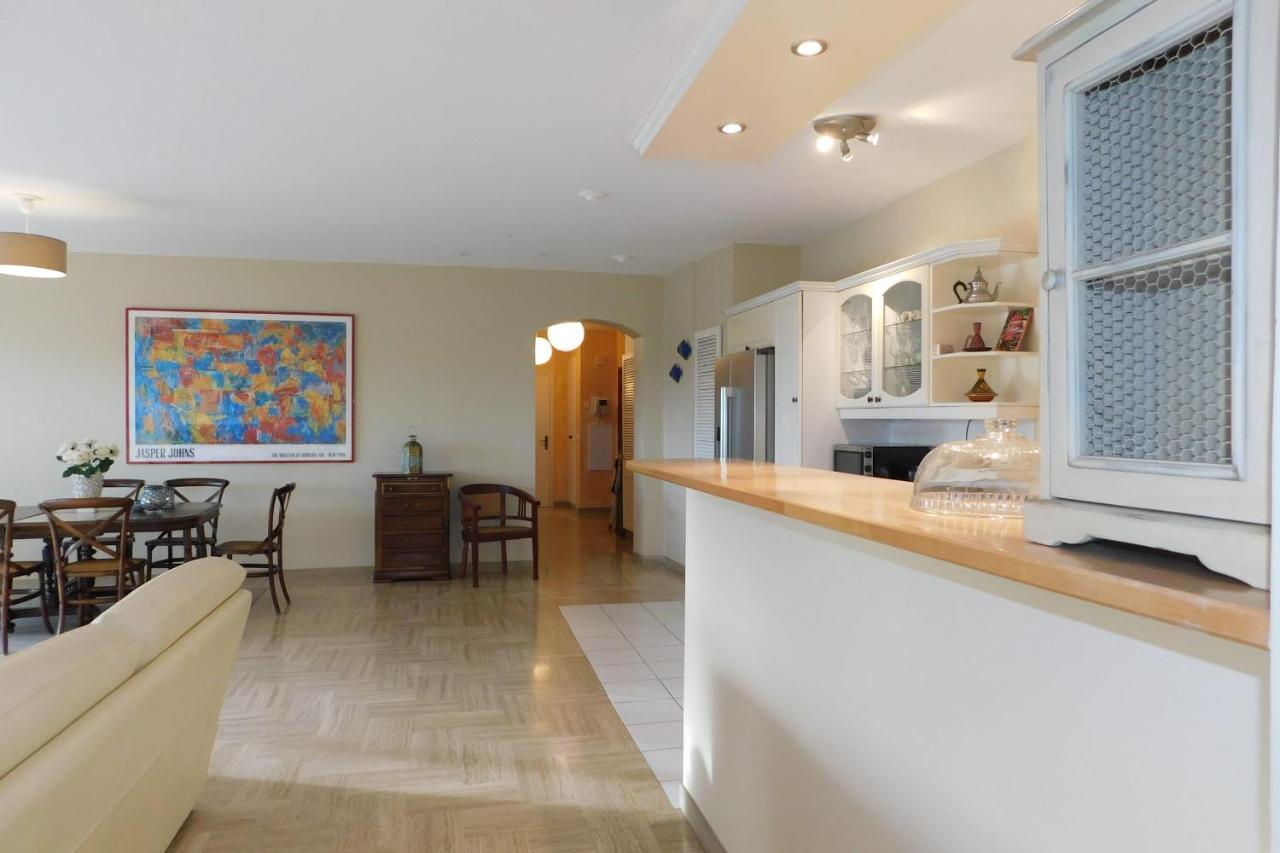 Air-Conditioned 4-Room "Marine Villeneuve" Flat With Pool And Parking Exterior photo