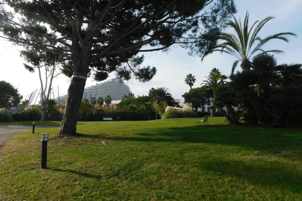 Air-Conditioned 4-Room "Marine Villeneuve" Flat With Pool And Parking Exterior photo