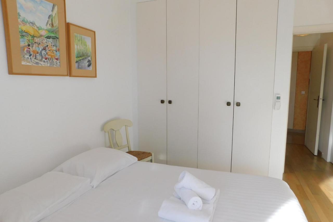 Air-Conditioned 4-Room "Marine Villeneuve" Flat With Pool And Parking Exterior photo