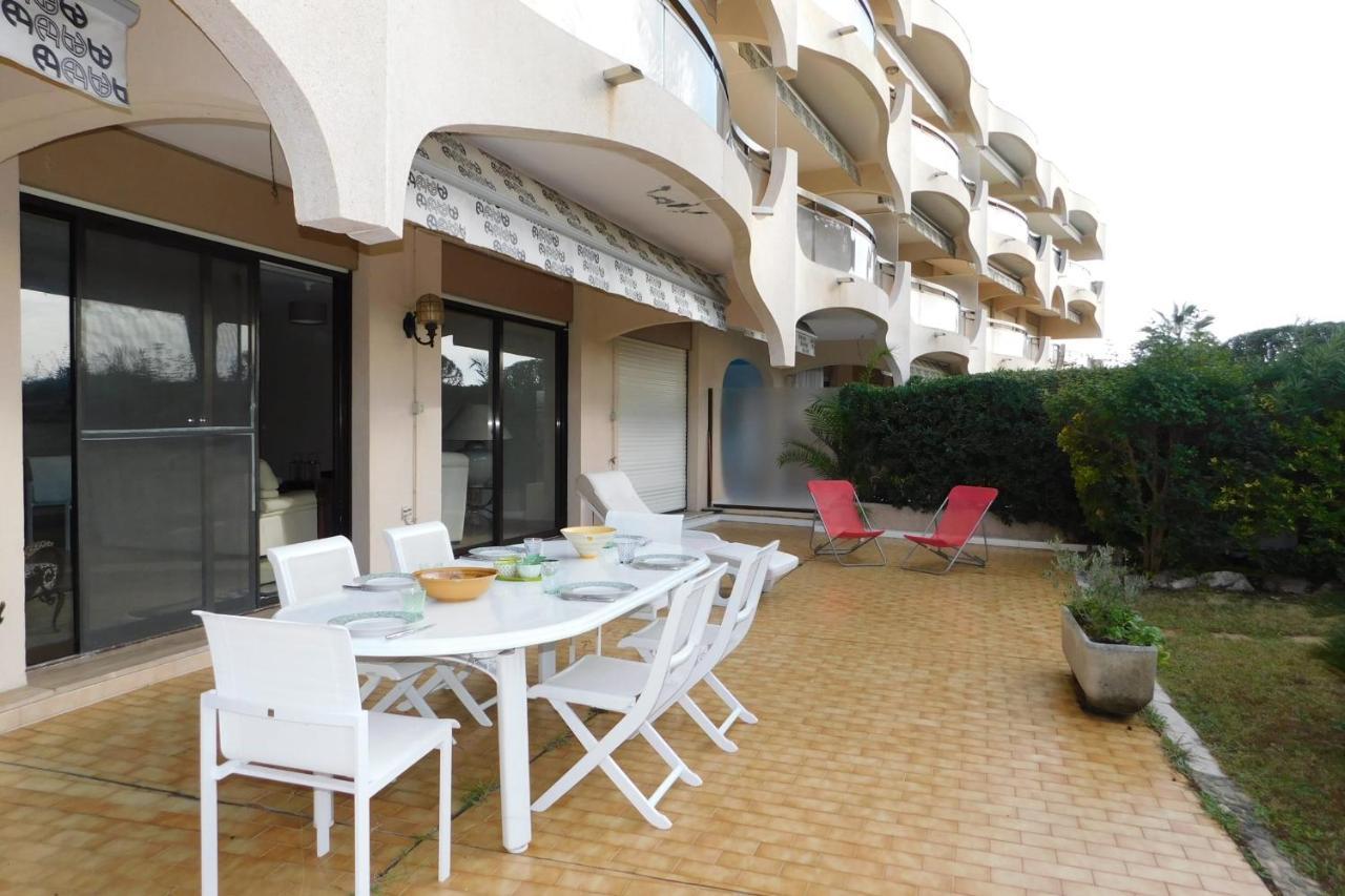 Air-Conditioned 4-Room "Marine Villeneuve" Flat With Pool And Parking Exterior photo