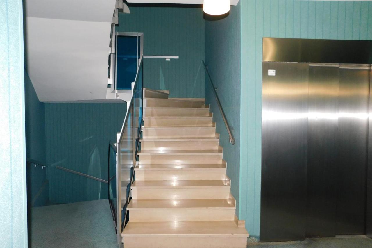 Air-Conditioned 4-Room "Marine Villeneuve" Flat With Pool And Parking Exterior photo