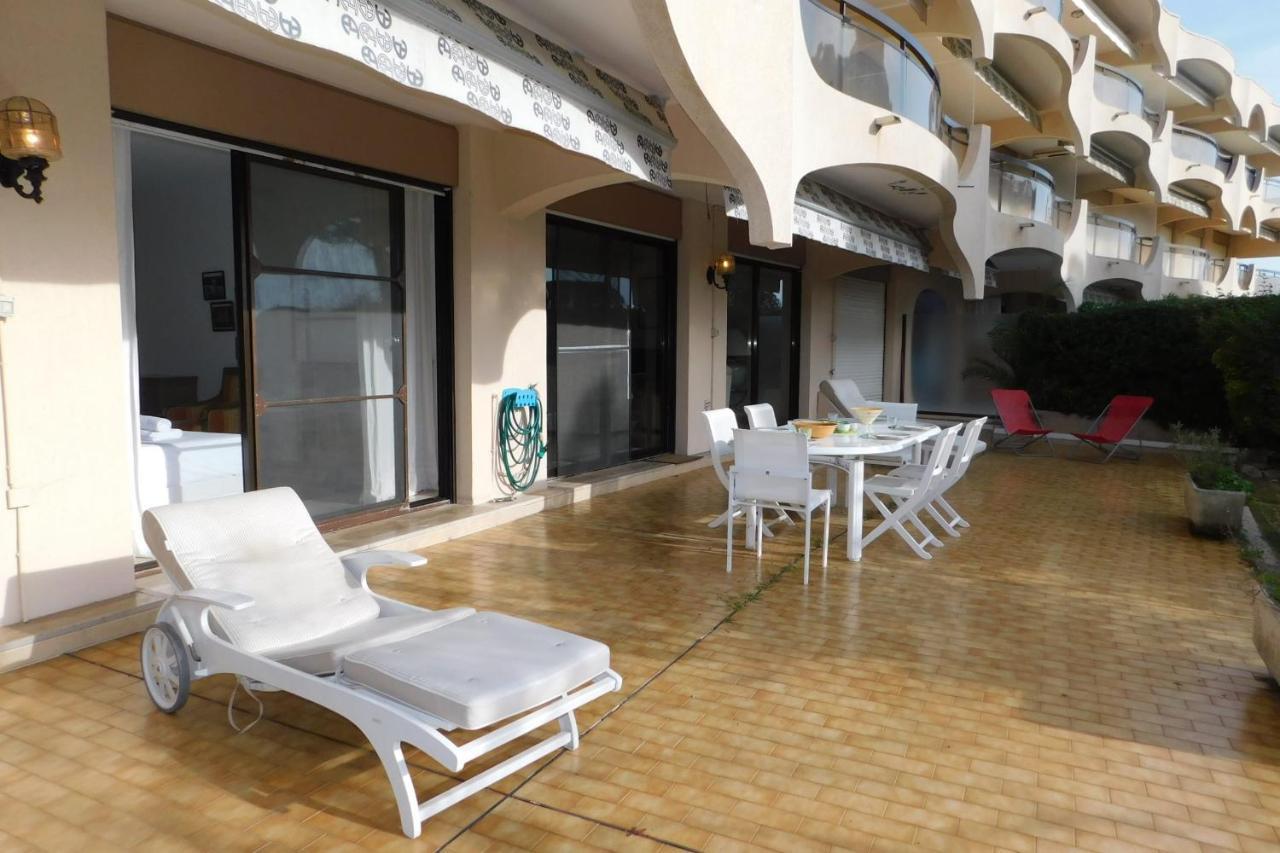 Air-Conditioned 4-Room "Marine Villeneuve" Flat With Pool And Parking Exterior photo