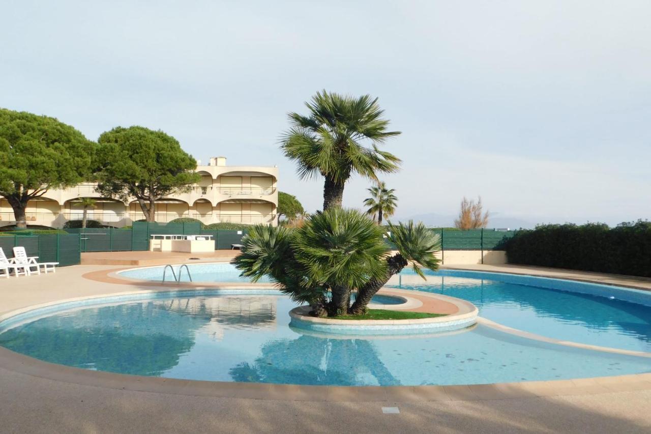 Air-Conditioned 4-Room "Marine Villeneuve" Flat With Pool And Parking Exterior photo