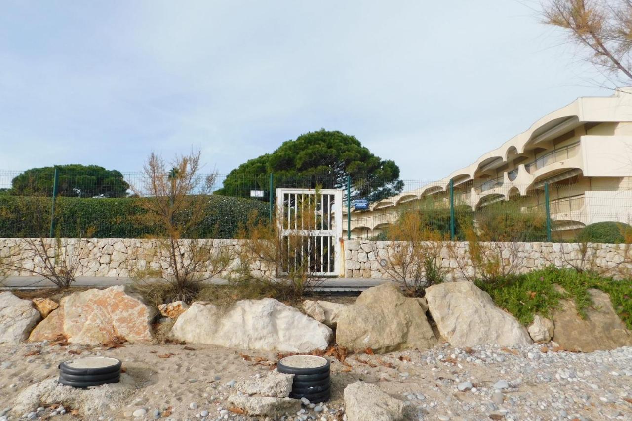 Air-Conditioned 4-Room "Marine Villeneuve" Flat With Pool And Parking Exterior photo