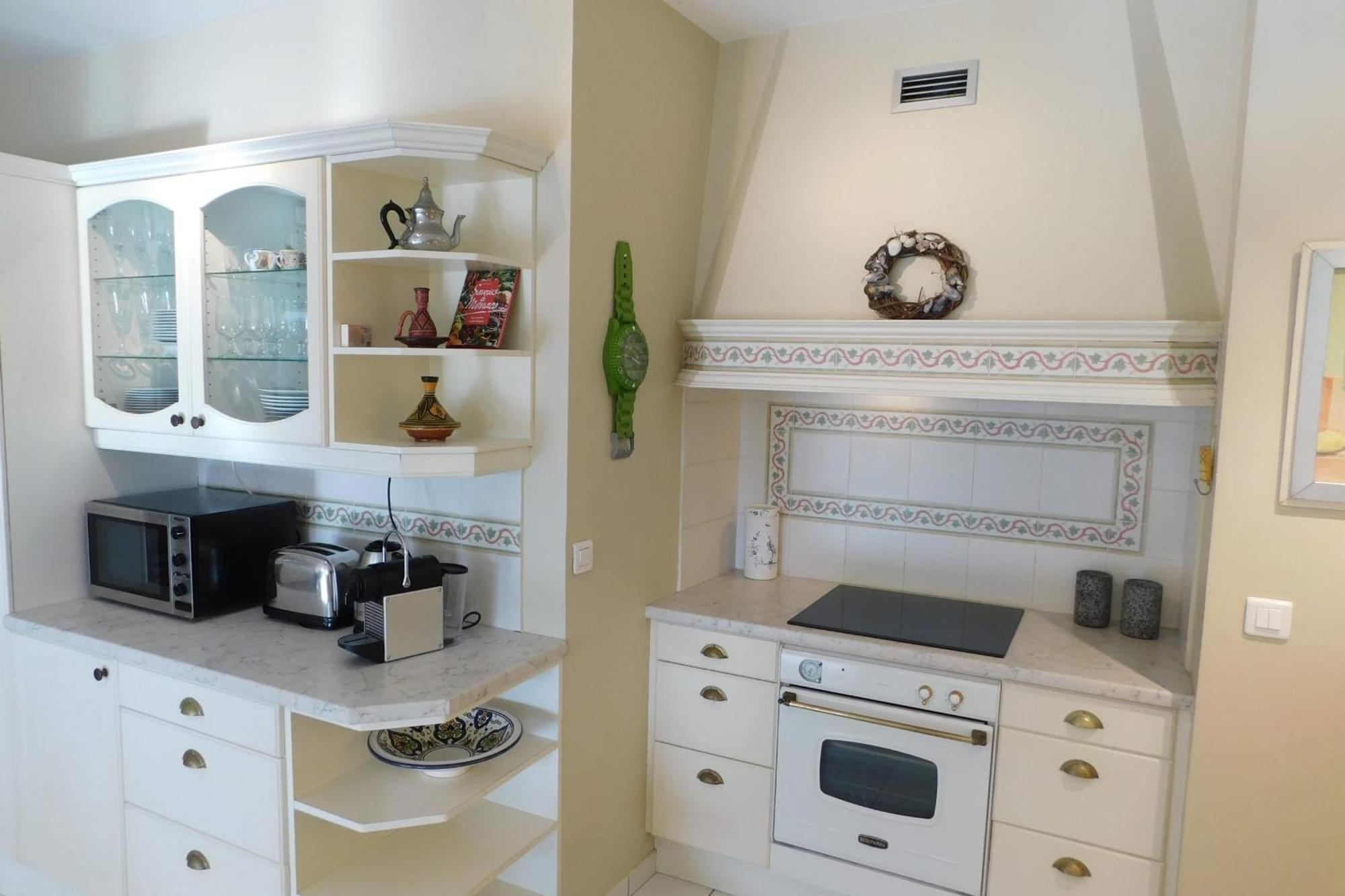 Air-Conditioned 4-Room "Marine Villeneuve" Flat With Pool And Parking Exterior photo